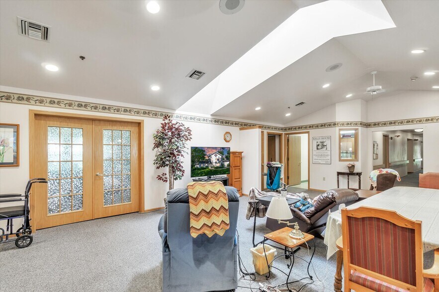 More Photos Of 121 S 5th St, Evansville Assisted Living For Sale