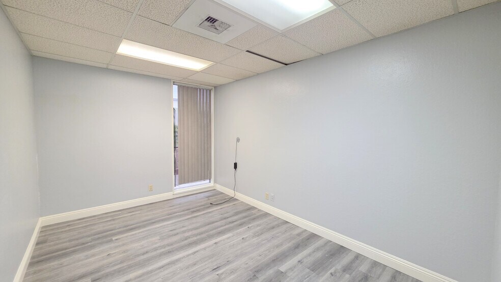 More Photos Of 647 E E St, Ontario Medical For Lease