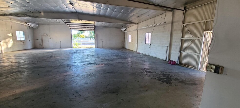 More Photos Of 936 W 9th St, Upland Warehouse For Lease
