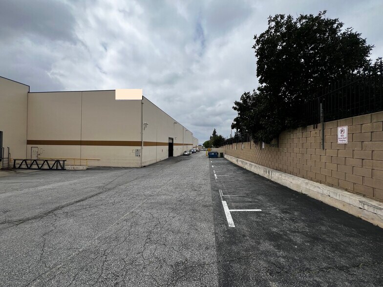 More Photos Of 12432 Foothill Blvd, Sylmar Warehouse For Sale