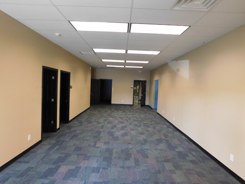 More Photos Of 875 Union St, Shelbyville Storefront Retail Office For Sale