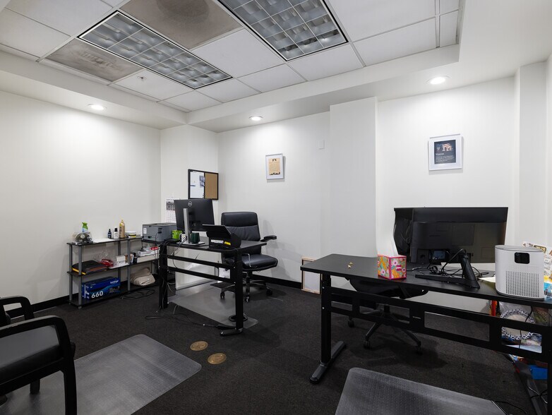 More Photos Of 5155 W Rosecrans Ave, Hawthorne Loft Creative Space For Sale