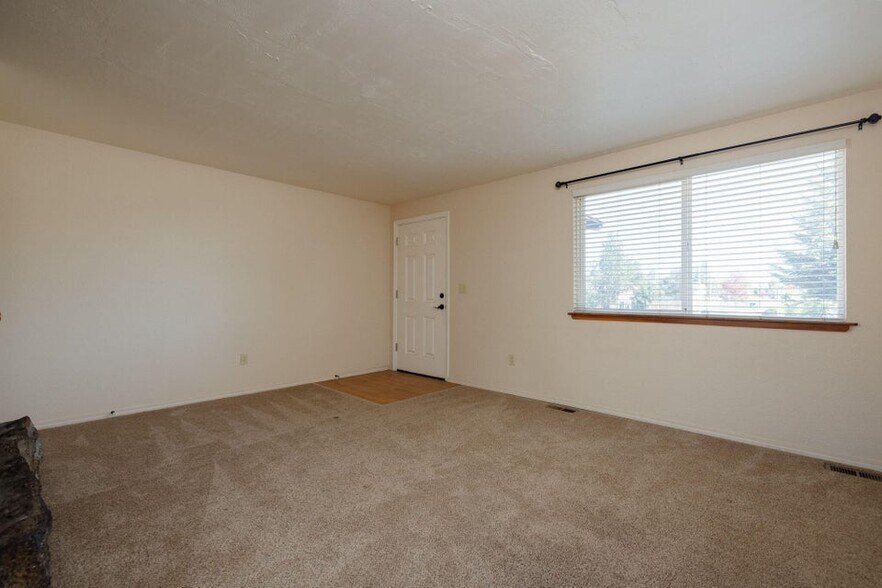 More Photos Of 61683 Daly Estates Dr, Bend Multifamily For Sale
