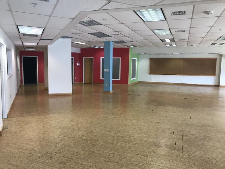 More Photos Of 113 Technology Dr, Brattleboro Office For Lease