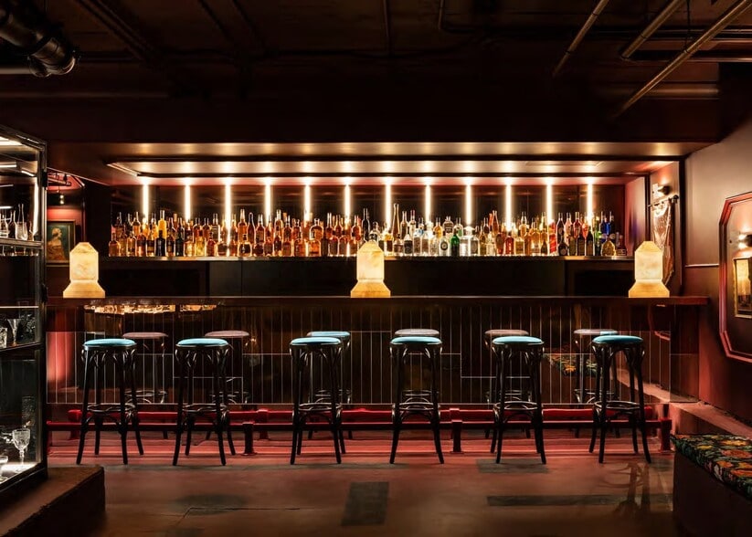 More Photos Of 706-710 SE 6th Ave, Portland Storefront Retail Office For Sale