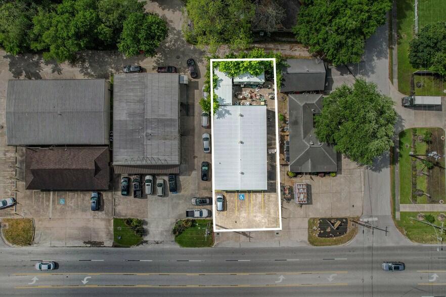 More Photos Of 4214 W Broadway, Pearland Freestanding For Sale