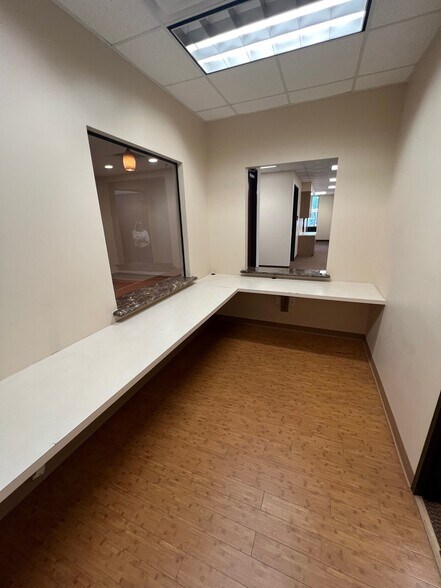 More Photos Of 3060 Communications Pky, Plano Medical For Lease
