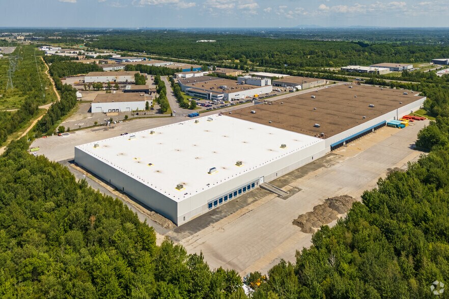 More Photos Of 2055 Boul Des Entreprises, Terrebonne Distribution For Lease