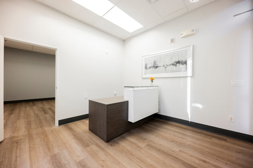 More Photos Of 3680 E Sunset Rd, Las Vegas Office For Sale