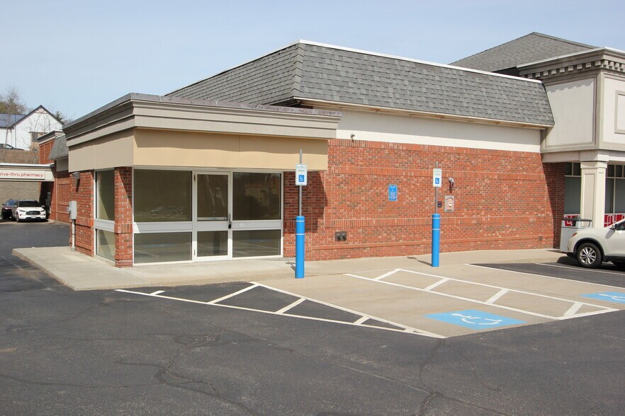More Photos Of 435 W Central St, Franklin Drugstore For Lease