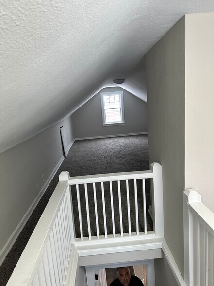 More Photos Of 336 Lincoln Hwy, New Haven Office For Lease