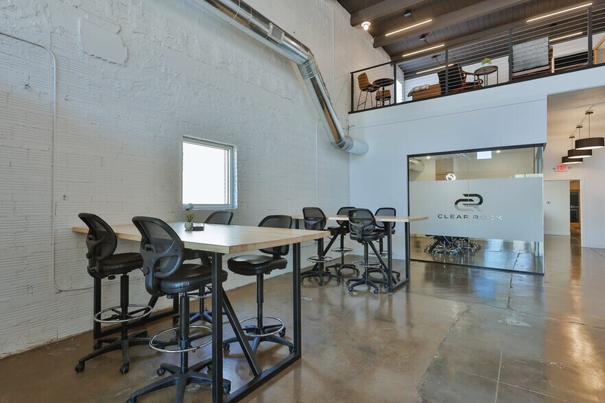 More Photos Of 615 Broadway St, Lubbock Office For Sale