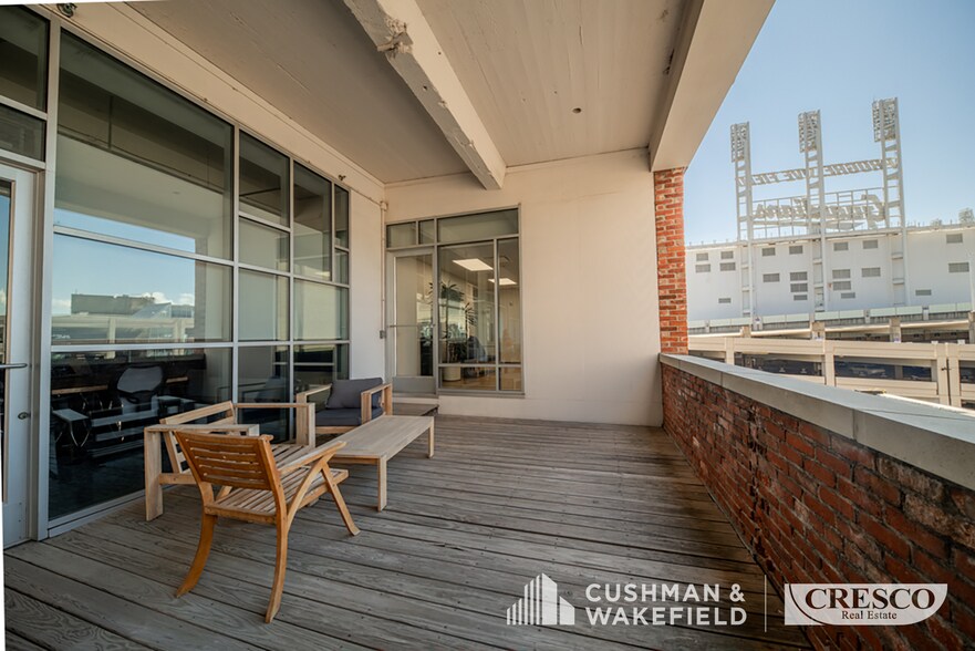 More Photos Of 737 Bolivar Rd, Cleveland Office For Lease