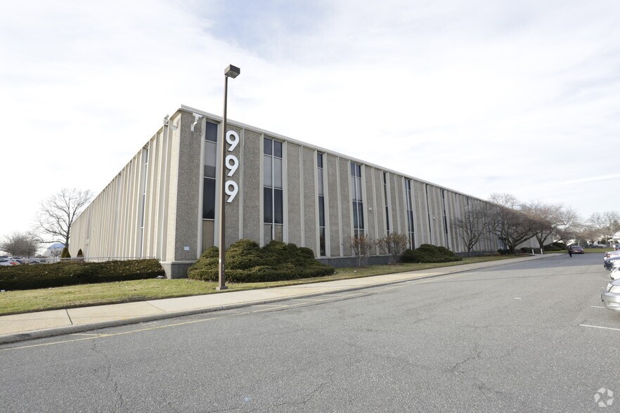 999 Stewart Ave, Bethpage, NY 11714 Office For Lease