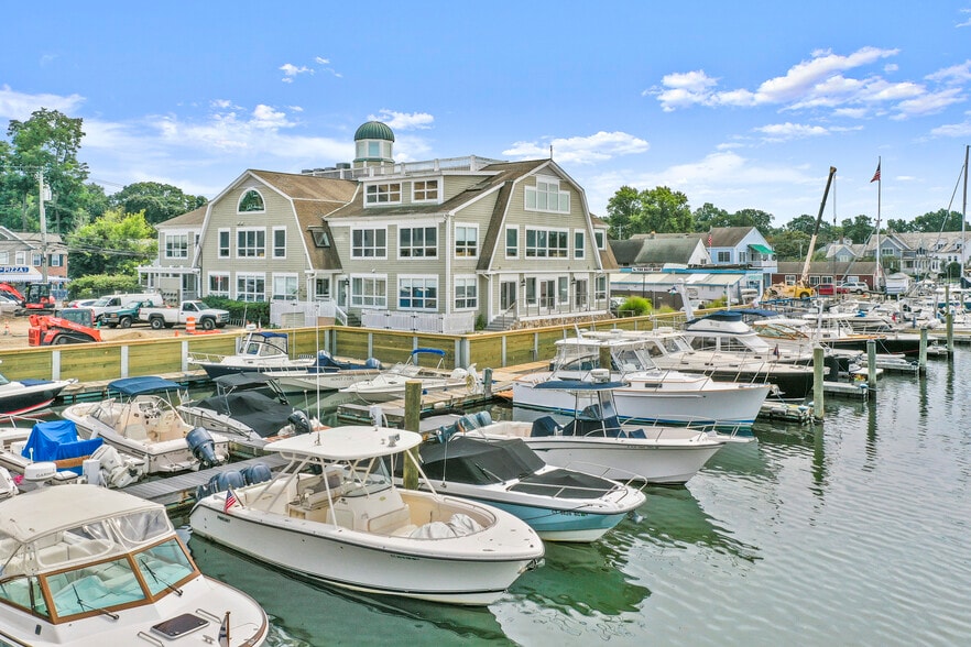 More Photos Of 105 Rowayton Ave, Norwalk Office For Lease