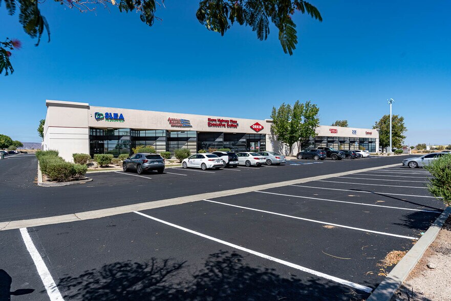 More Photos Of 190 Sierra Ct, Palmdale Unknown For Lease