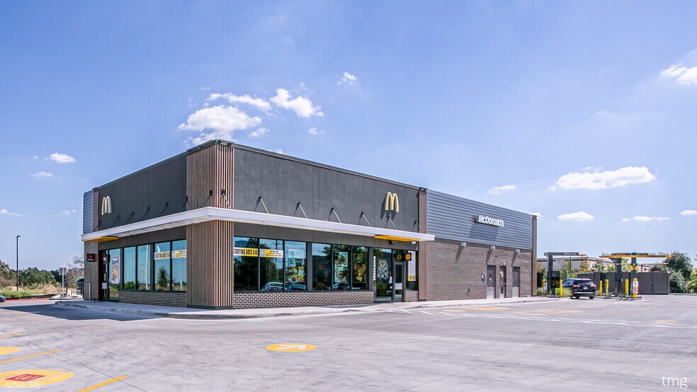 More Photos Of 8221 W State Highway 29, Georgetown Freestanding For Sale