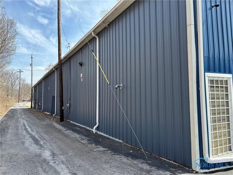 More Photos Of 446 N Wood St, Fremont Warehouse For Sale