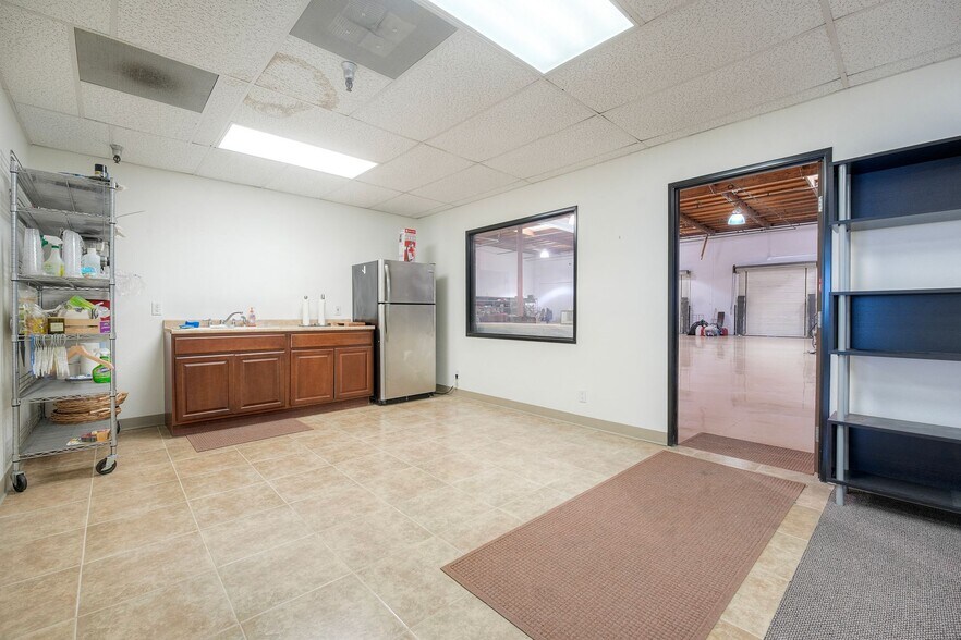 More Photos Of 2221 Las Palmas Dr, Carlsbad Warehouse For Sale
