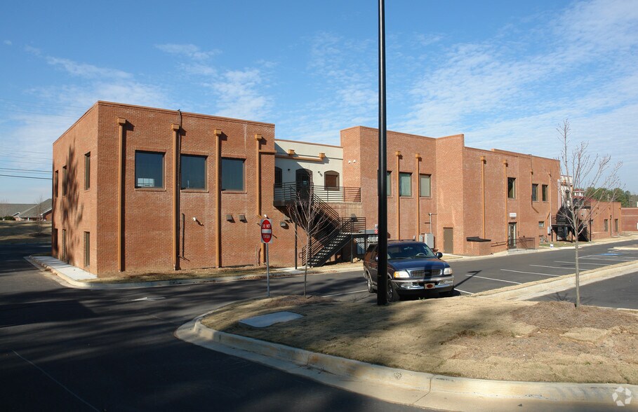 More Photos Of 3450 Acworth Due West Rd NW, Kennesaw Office For Lease