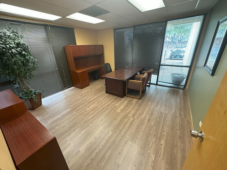 More Photos Of 10630 E Bethany Dr, Aurora Medical For Lease