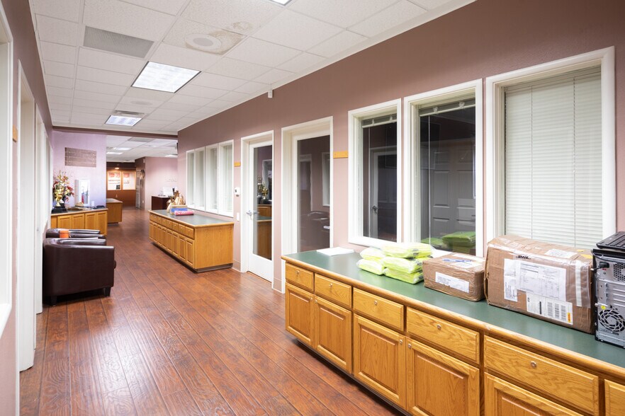 More Photos Of 1227 Bridge St, Yuba City Office For Sale