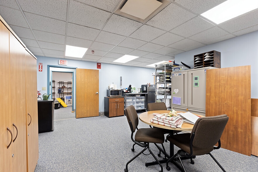 More Photos Of 219 Capitol St, Augusta Office For Lease