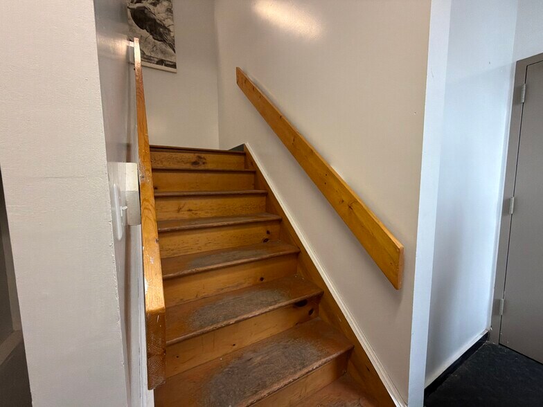 More Photos Of 105 W Catherine St, Milford Office For Sale