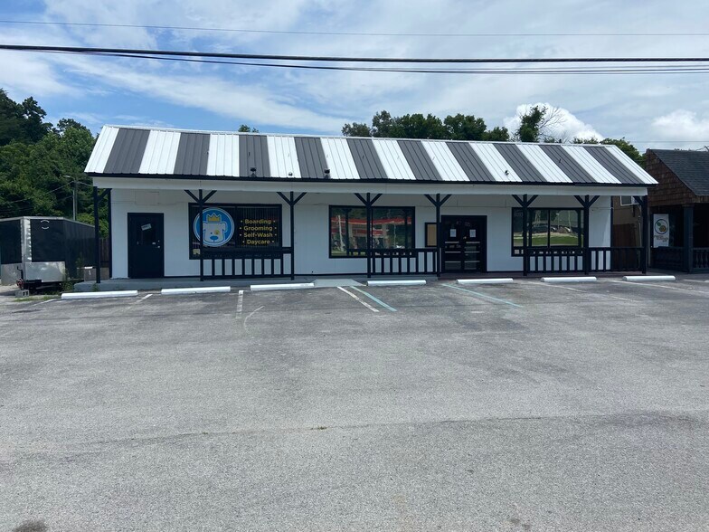 Primary Photo Of 6308 Highway 58, Harrison Freestanding For Sale