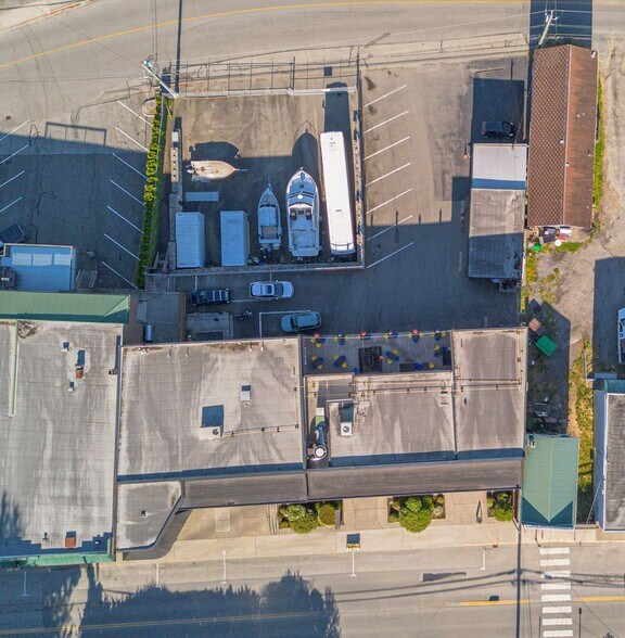 More Photos Of 4603 Marine Av, Powell River General Retail For Sale