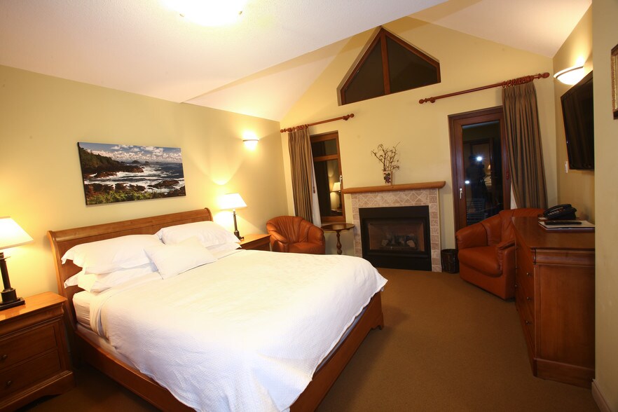 More Photos Of 3012 Alpine Cres, Whistler Hospitality For Sale