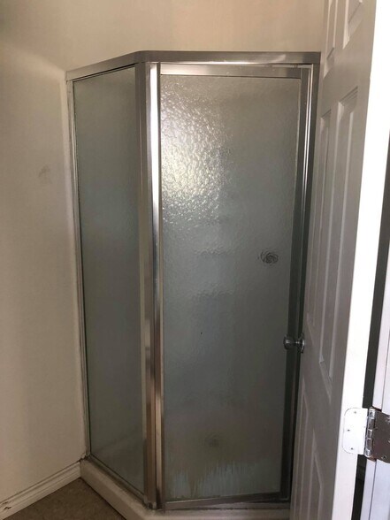 More Photos Of 12440 US Hwy 181 S, San Antonio Flex For Sale