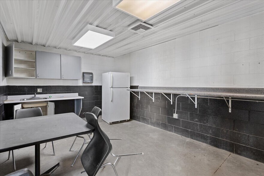 More Photos Of 12104 Deike Ct, Cheyenne Truck Terminal For Sale