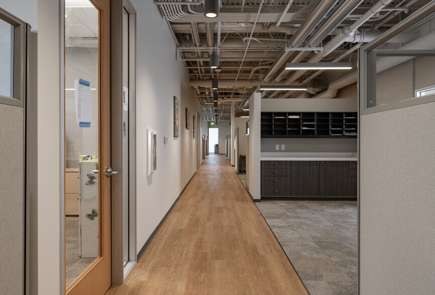 More Photos Of 130 Robin Hill Rd, Goleta Loft Creative Space For Lease