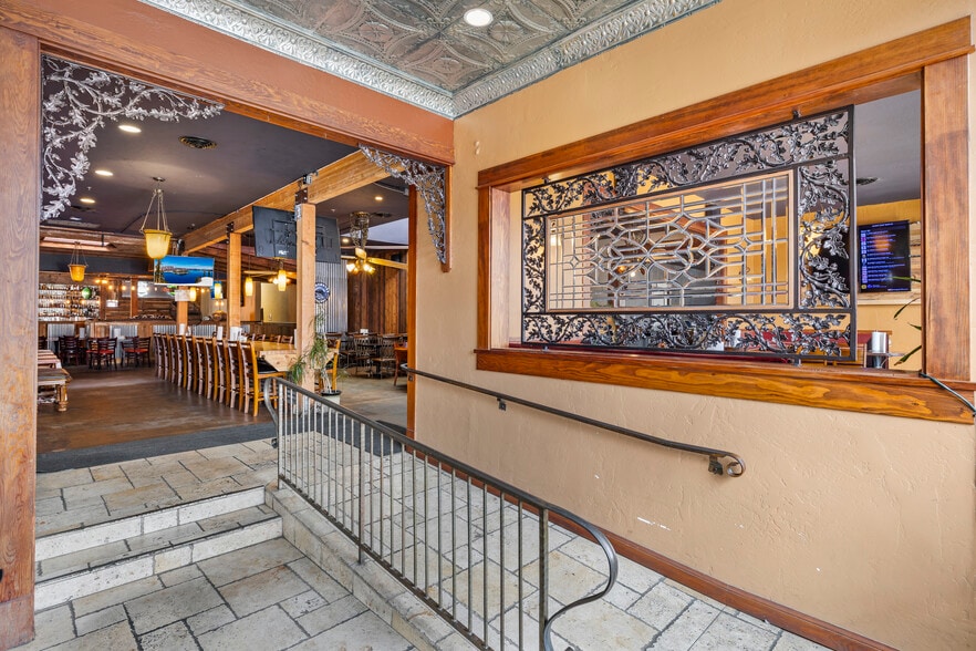 More Photos Of 234 SW 5th St, Grants Pass Restaurant For Sale