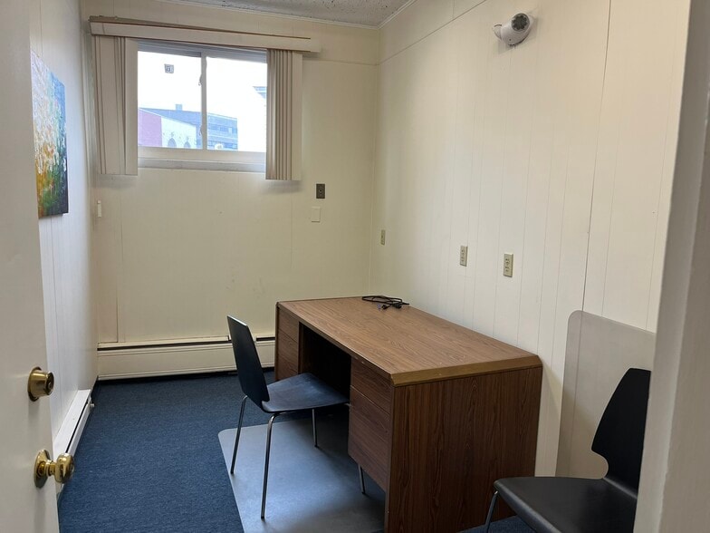 More Photos Of 14 Dartmouth St, Malden Office For Lease