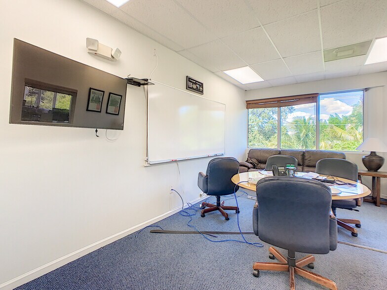 More Photos Of 777 SE 20th St, Fort Lauderdale Loft Creative Space For Lease