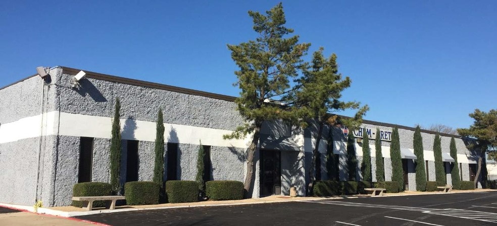 More Photos Of 800 Security Row, Richardson Light Distribution For Lease
