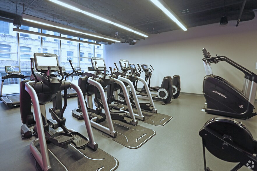 More Photos Of 200 N Michigan Ave, Chicago Apartments For Lease