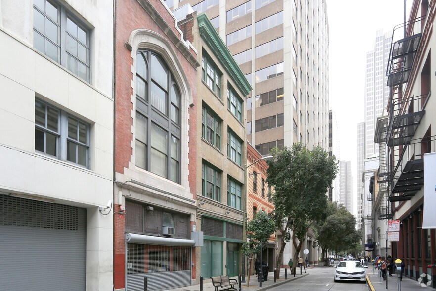 More Photos Of 560 Commercial St, San Francisco Medical For Sale