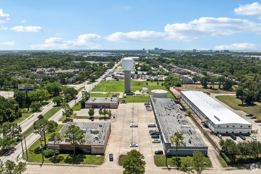 More Photos Of 13331 Kuykendahl Rd, Houston Unknown For Lease