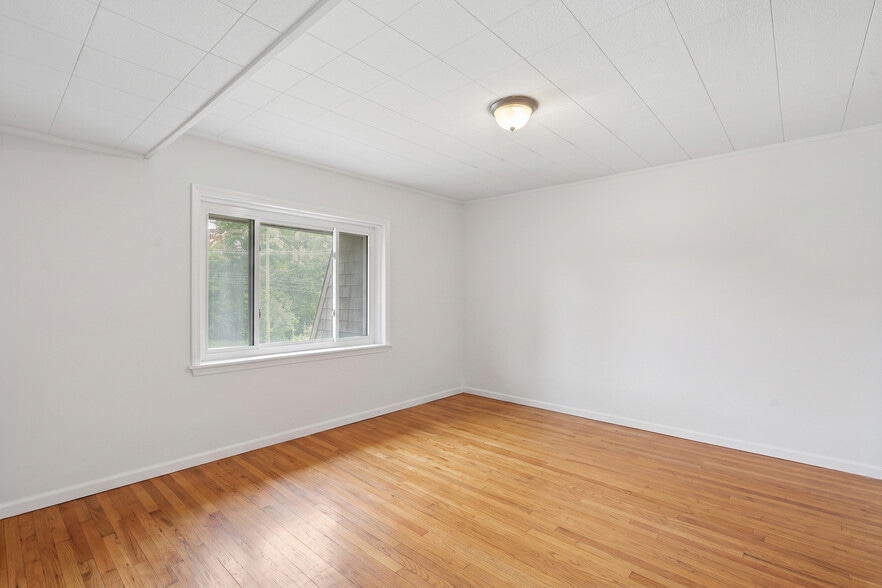 More Photos Of 23589-23593 Van Born Rd, Taylor Freestanding For Sale