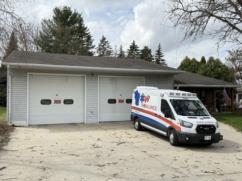 More Photos Of 1210 Arndt St, Fort Atkinson Flex For Sale