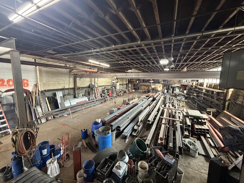 More Photos Of 37 Crescent St, Brooklyn Warehouse For Lease