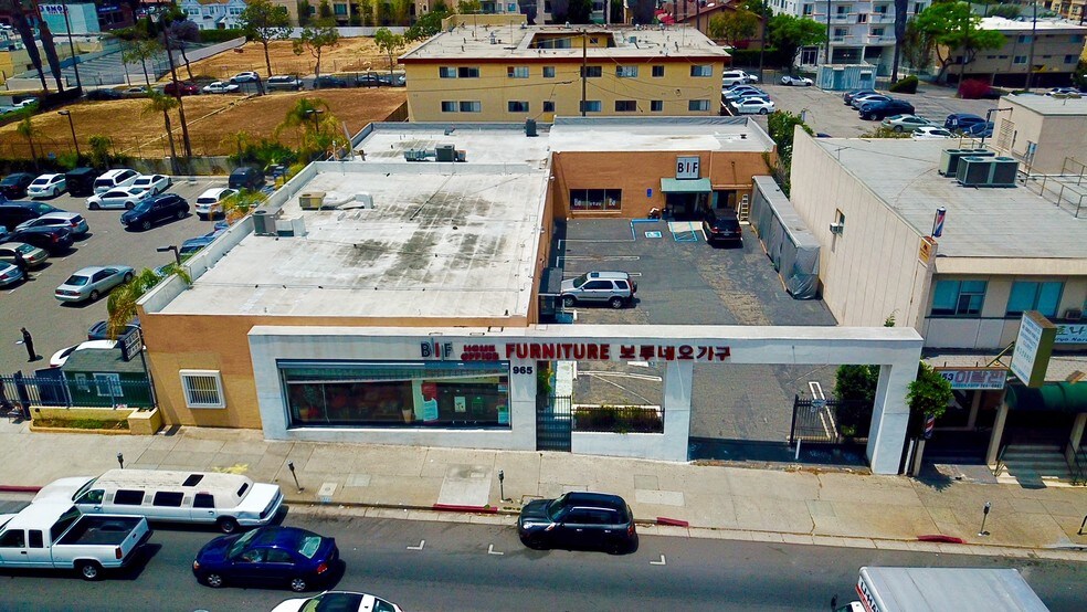 More Photos Of 963 - 965 South Western Avenue, Los Angeles Freestanding For Lease