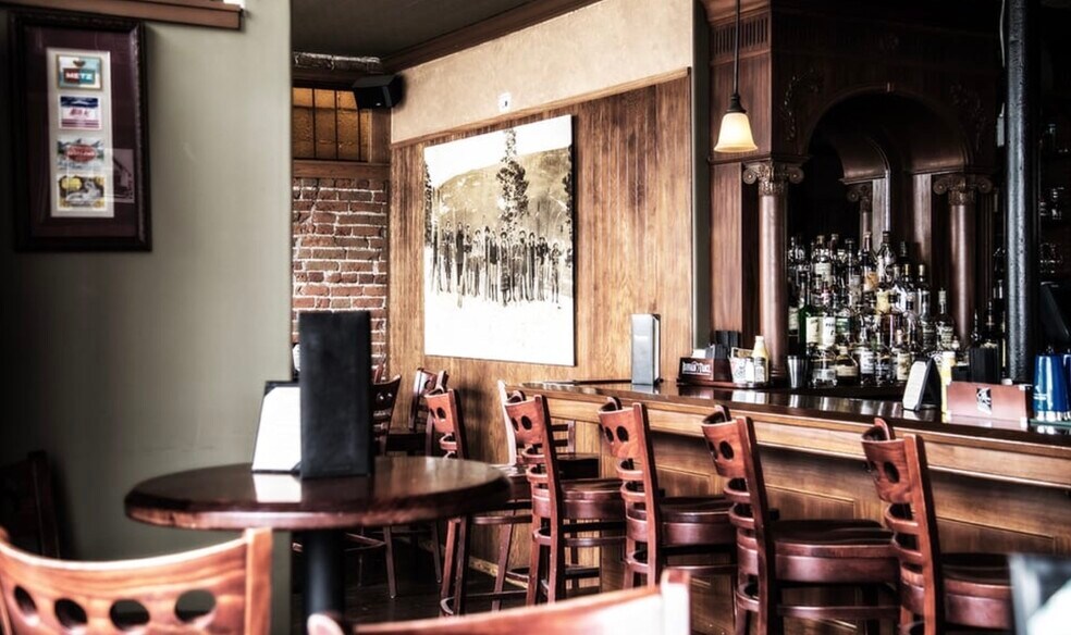 More Photos Of 5280 W 25th Ave, Edgewater Bar For Lease