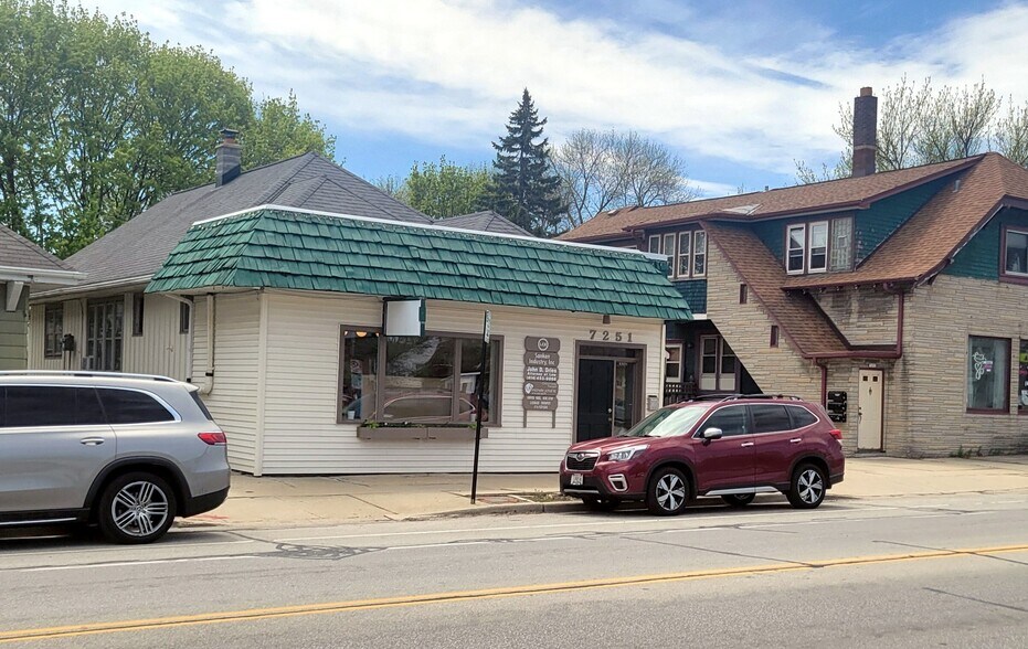 7251 W North Ave