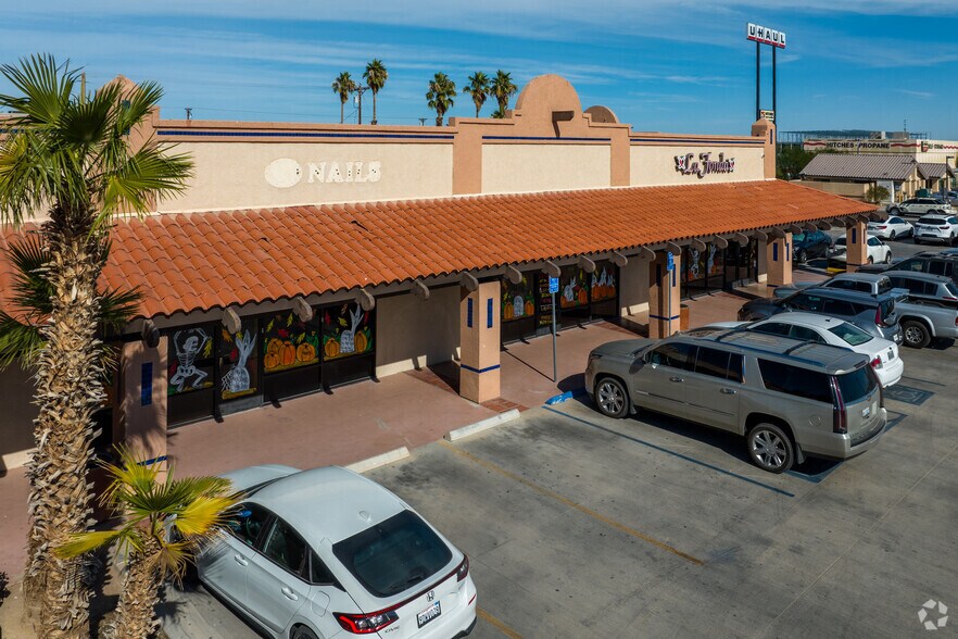 More Photos Of 1950 S 4th St, El Centro General Retail For Sale