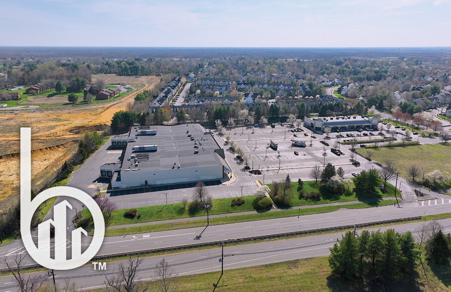 More Photos Of 24 Summerfield Blvd, Dayton Supermarket For Lease