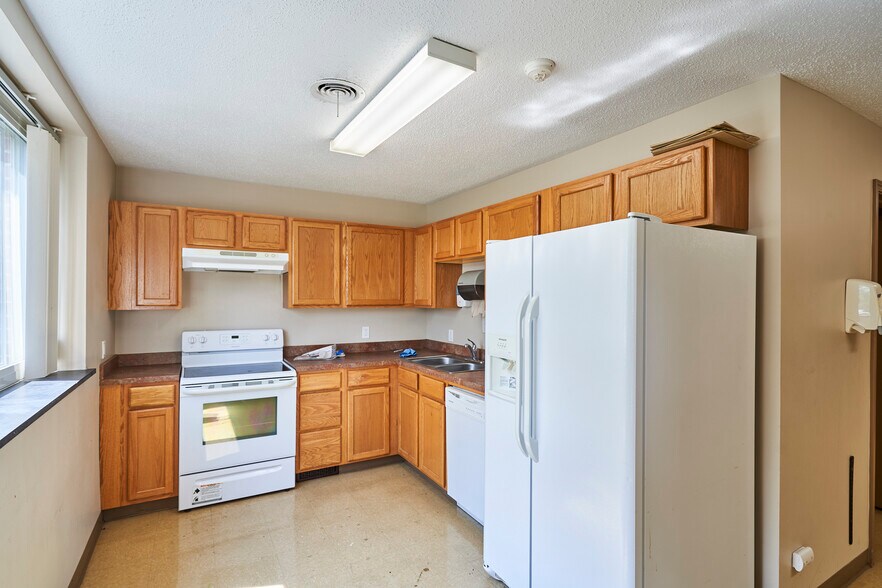 More Photos Of 661 W Market St, Akron Office For Sale